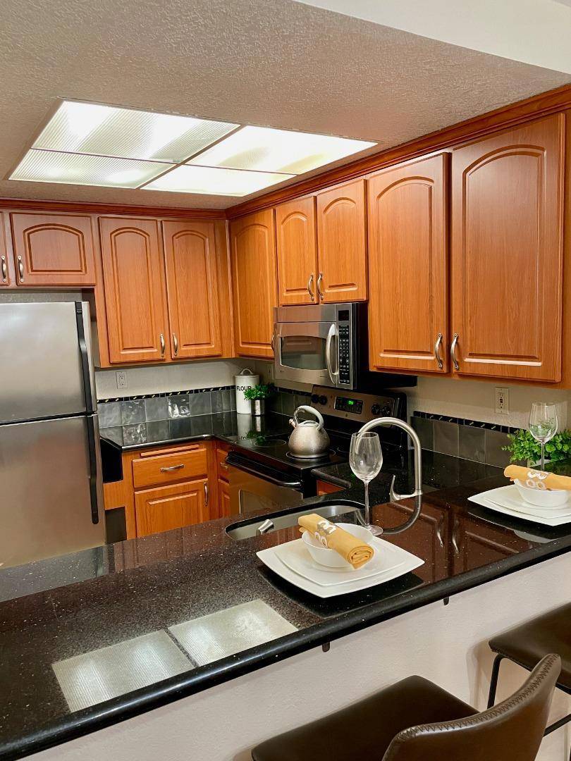 San Jose, CA 95126,862 La Barbera DR