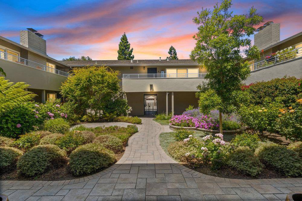 Los Altos, CA 94022,460 Lassen ST #6