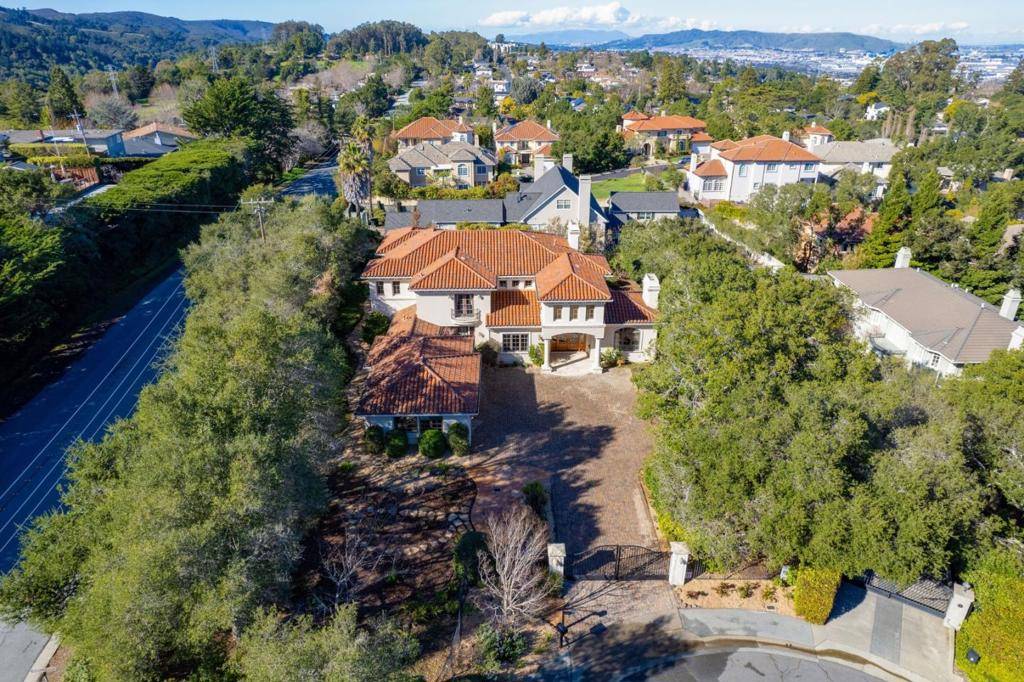 Hillsborough, CA 94010,1 Scott CT