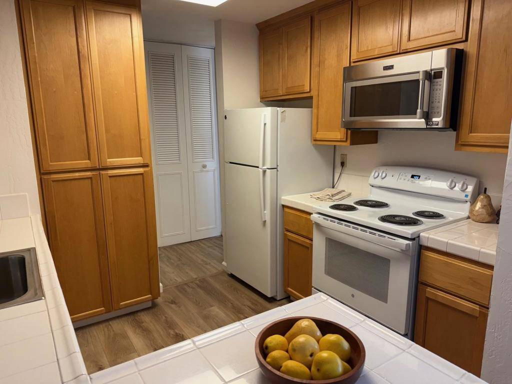 Santa Clara, CA 95051,1750 Halford AVE #101
