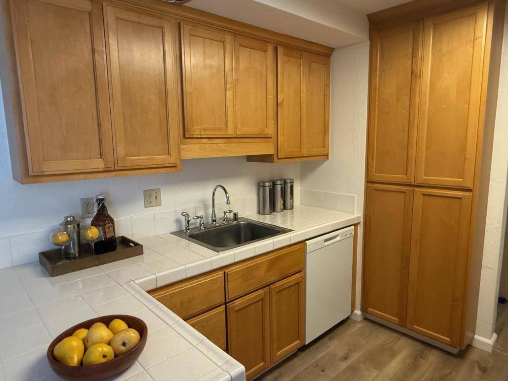 Santa Clara, CA 95051,1750 Halford AVE #101