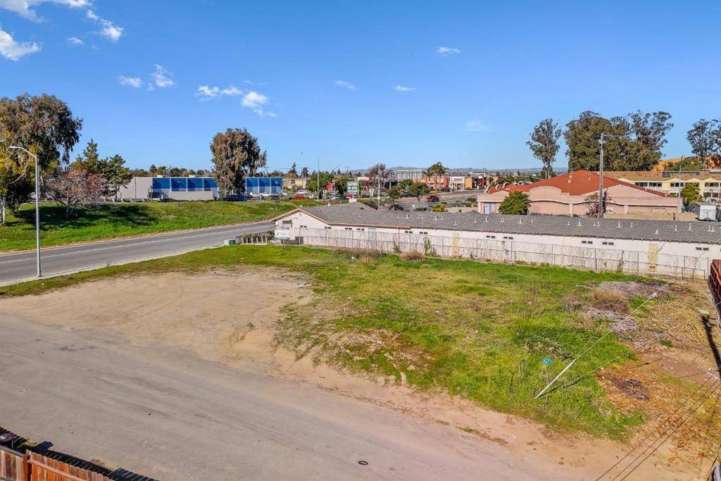 Salinas, CA 93906,730 N Main ST