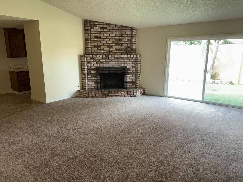Salinas, CA 93907,592 Powell ST