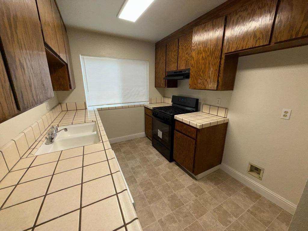 Salinas, CA 93907,592 Powell ST