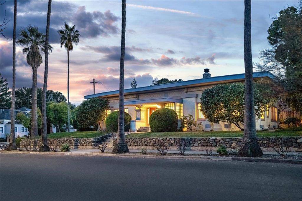 Los Gatos, CA 95030,25 Hernandez AVE