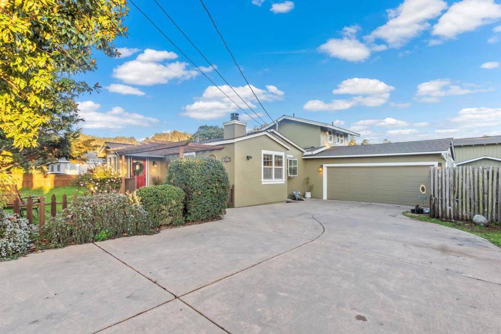 Salinas, CA 93907,10325 Reese CIR
