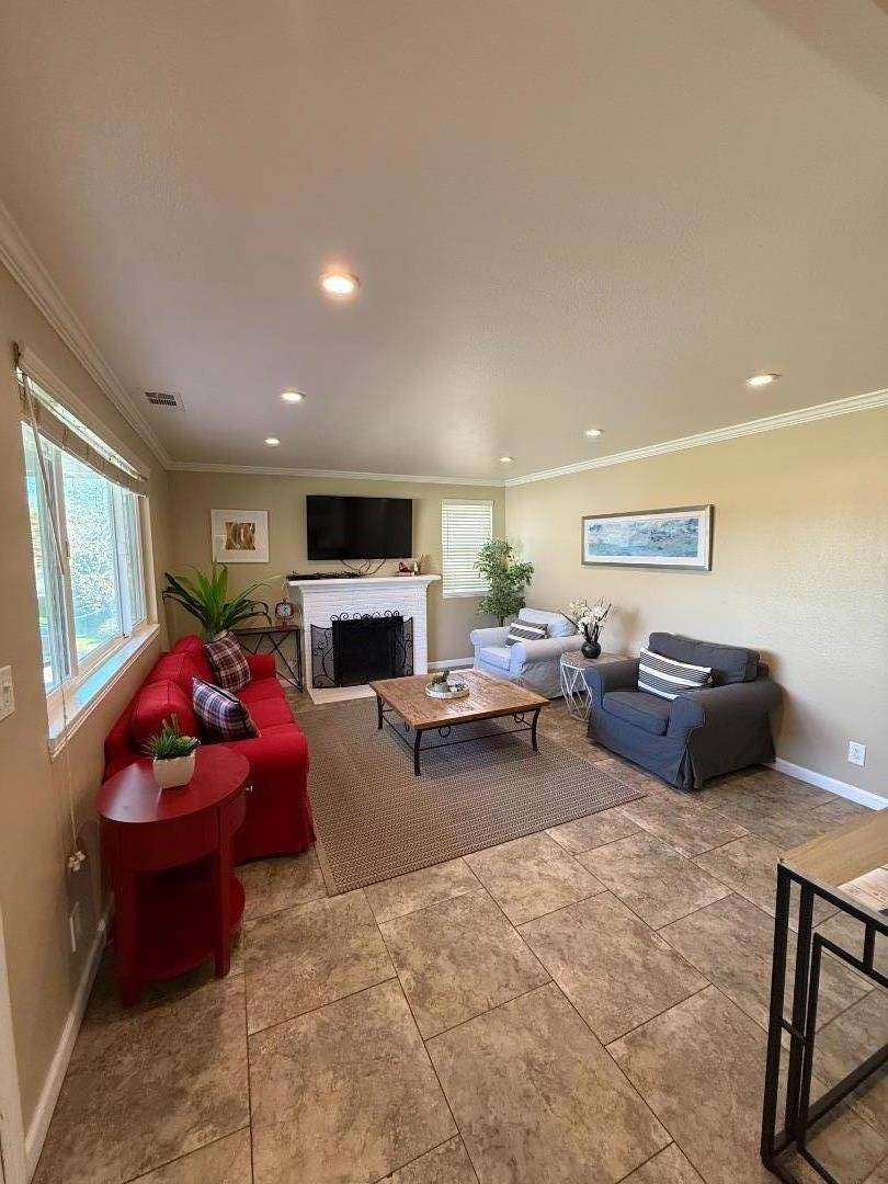 Palo Alto, CA 94306,26 Churchill AVE