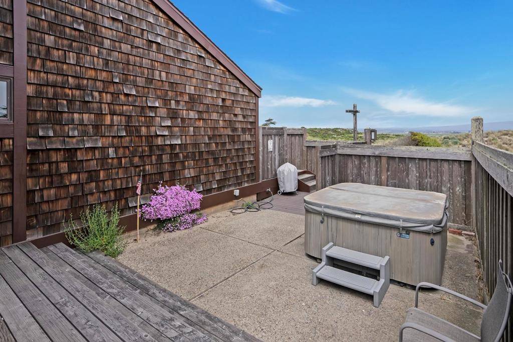 Moss Landing, CA 95039,210 Monterey Dunes WAY