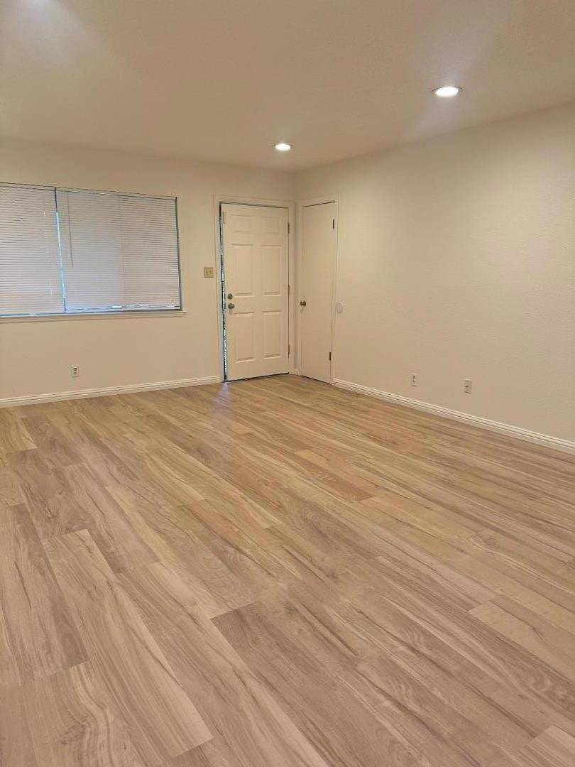 Merced, CA 95340,835 Brookdale DR