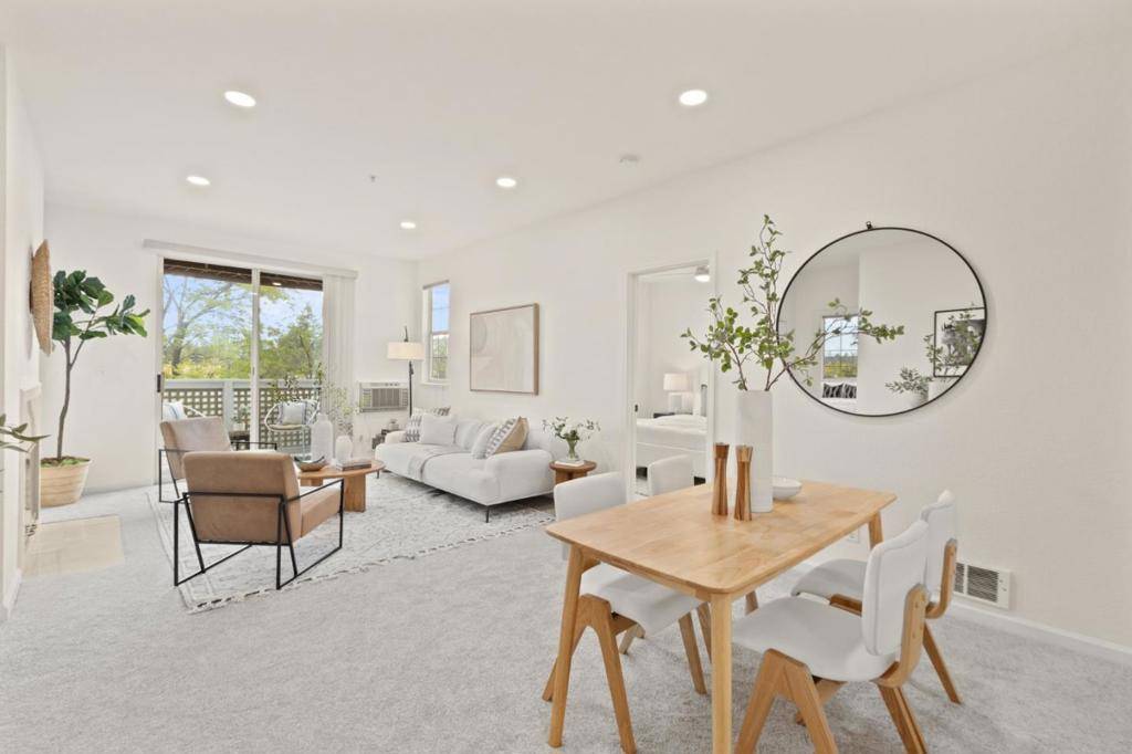 Sunnyvale, CA 94085,250 Santa Fe TER #301