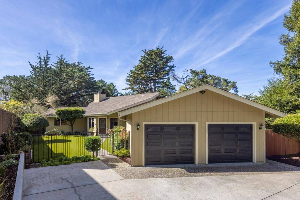 Pebble Beach, CA 93953,1208 Lake CT