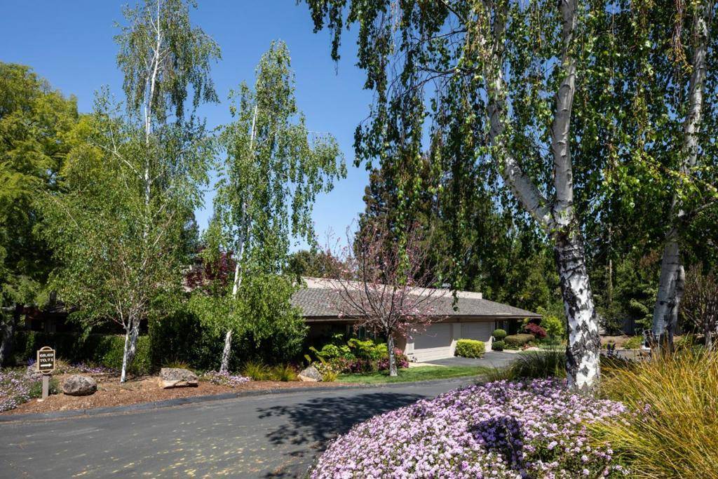 Los Altos, CA 94022,70 Bay Tree LN