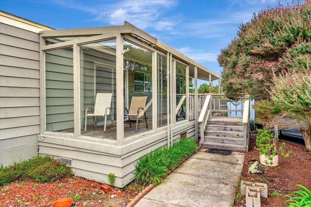 Santa Cruz, CA 95060,2395 Delaware AVE