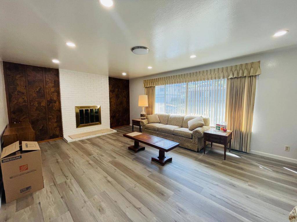 San Bruno, CA 94066,2424 Oakmont DR