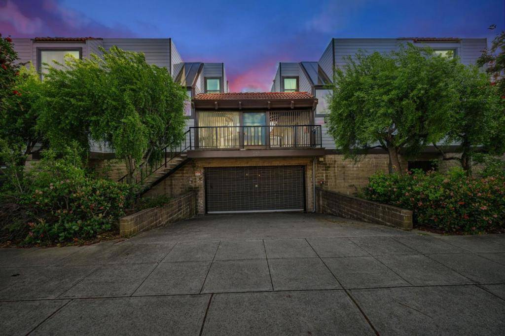 South San Francisco, CA 94080,633 Baden AVE #C
