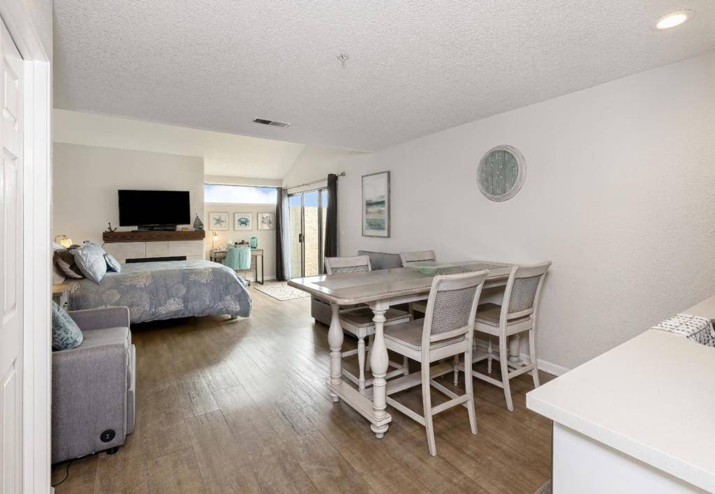 Aptos, CA 95003,312 Seascape Resort DR