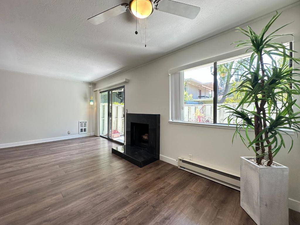 Los Altos, CA 94022,1070 Mercedes AVE #8
