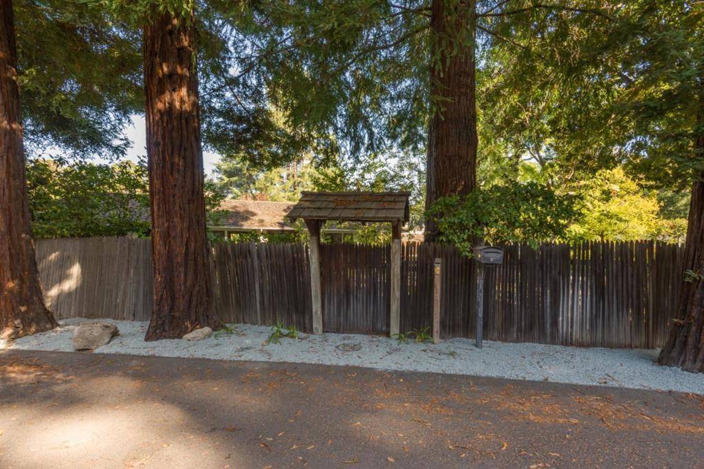 Atherton, CA 94027,4 Barmetta WAY