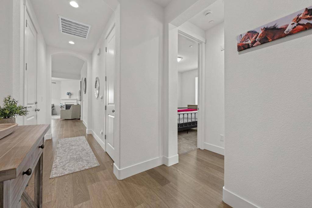 Hollister, CA 95023,1154 Sunridge DR