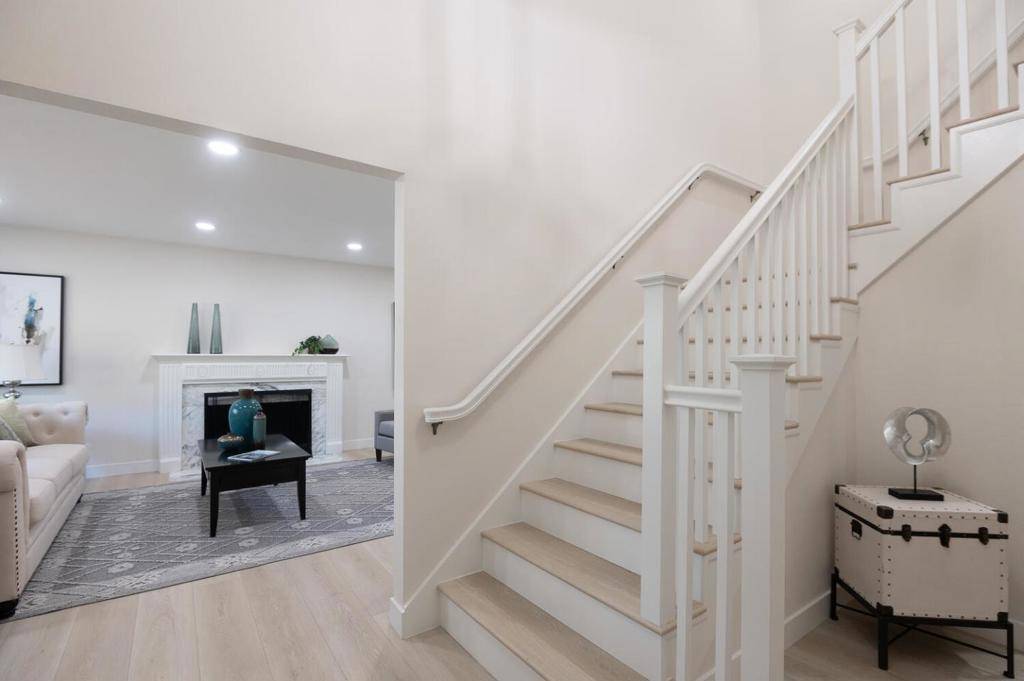 Stanford, CA 94305,955 Mears CT
