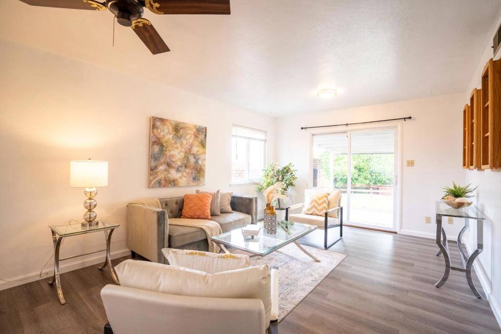 Pittsburg, CA 94565,4301 Hillview DR