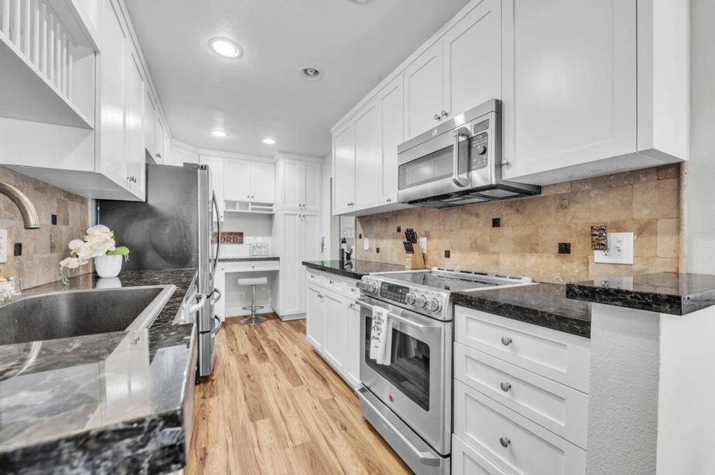 Foster City, CA 94404,1049 Shell BLVD #3