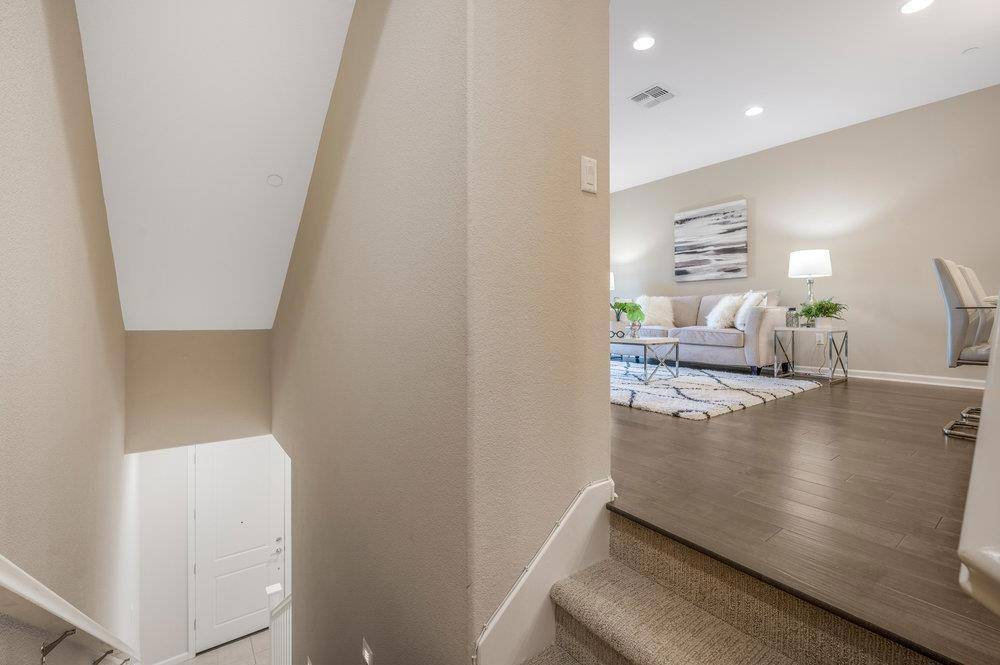 184 Lewis LN Morgan Hill, CA 95037