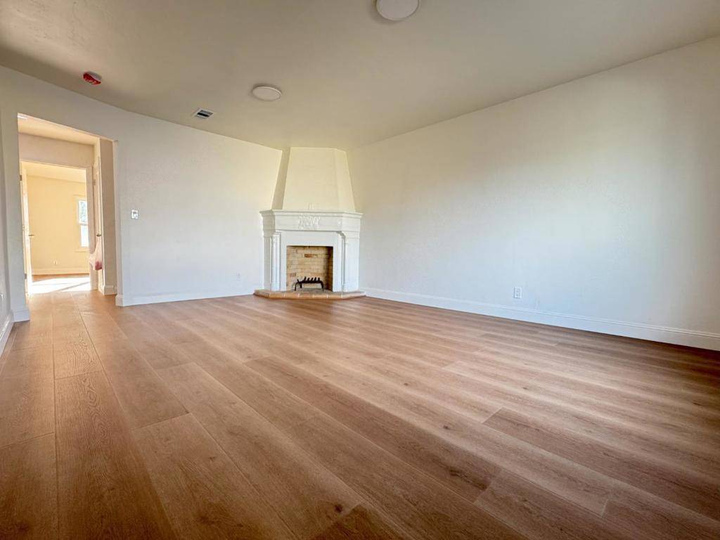 San Francisco, CA 94124,139 Bridgeview DR