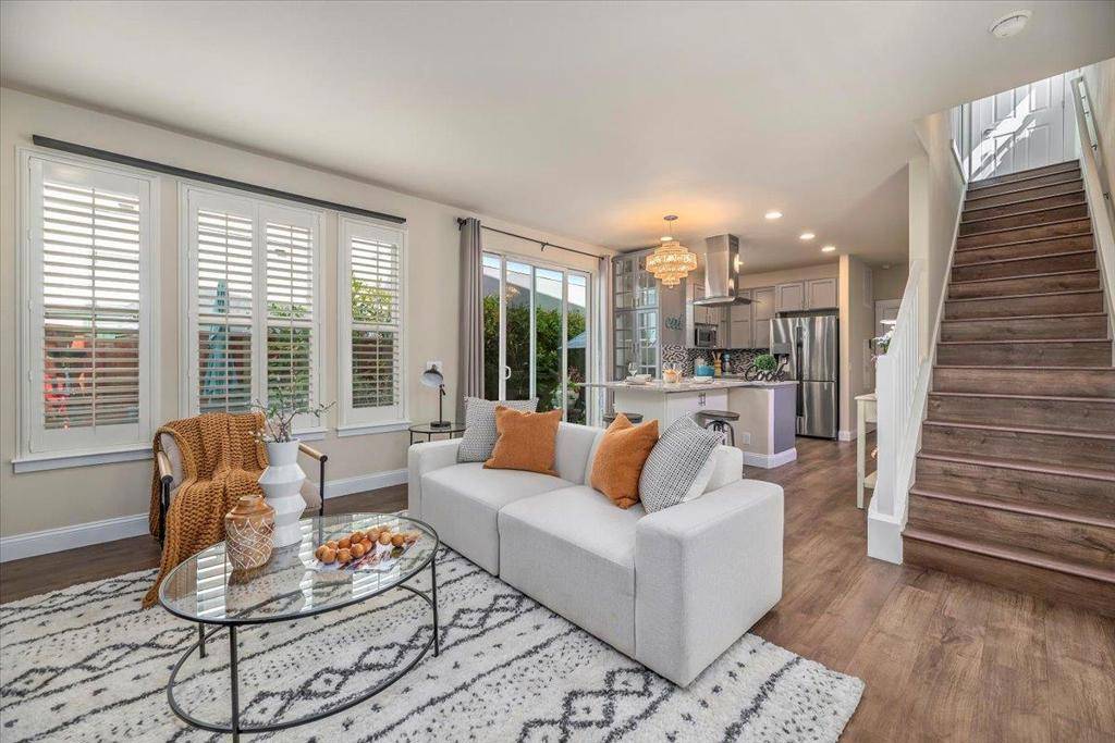 Los Gatos, CA 95032,305 Creekside Village DR