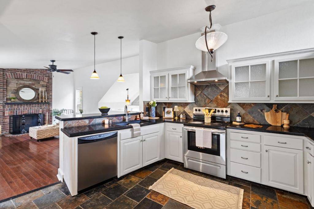 Aptos, CA 95003,674 Clubhouse DR