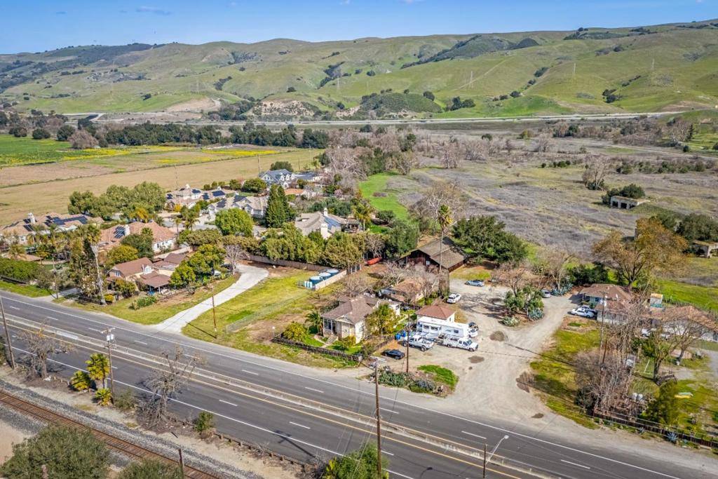 Morgan Hill, CA 95037,584586 Monterey RD