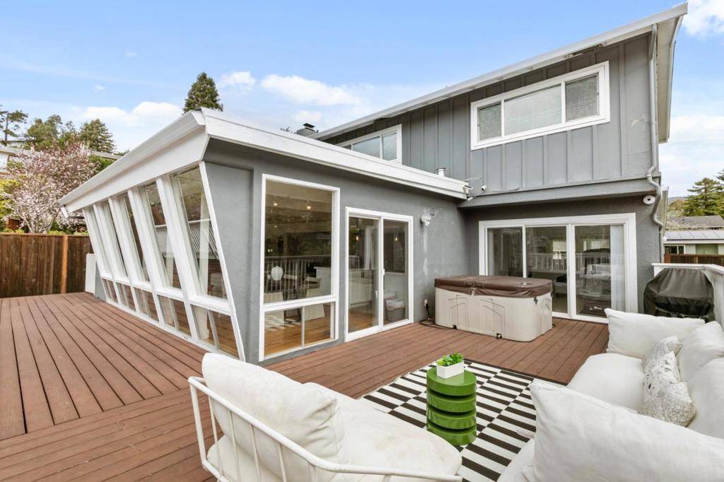 Pacifica, CA 94044,1 Sequoia WAY