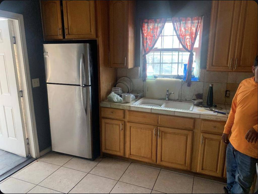 Stockton, CA 95205,1404 E Park ST