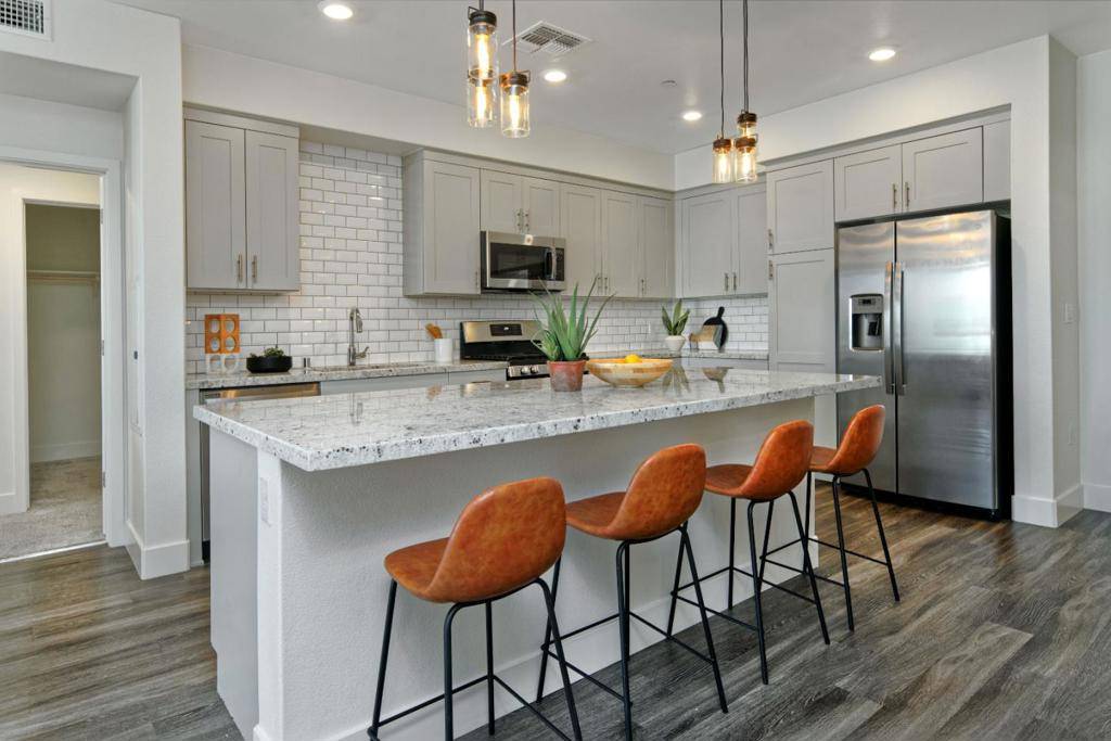 San Jose, CA 95123,5925 Charlotte DR #324