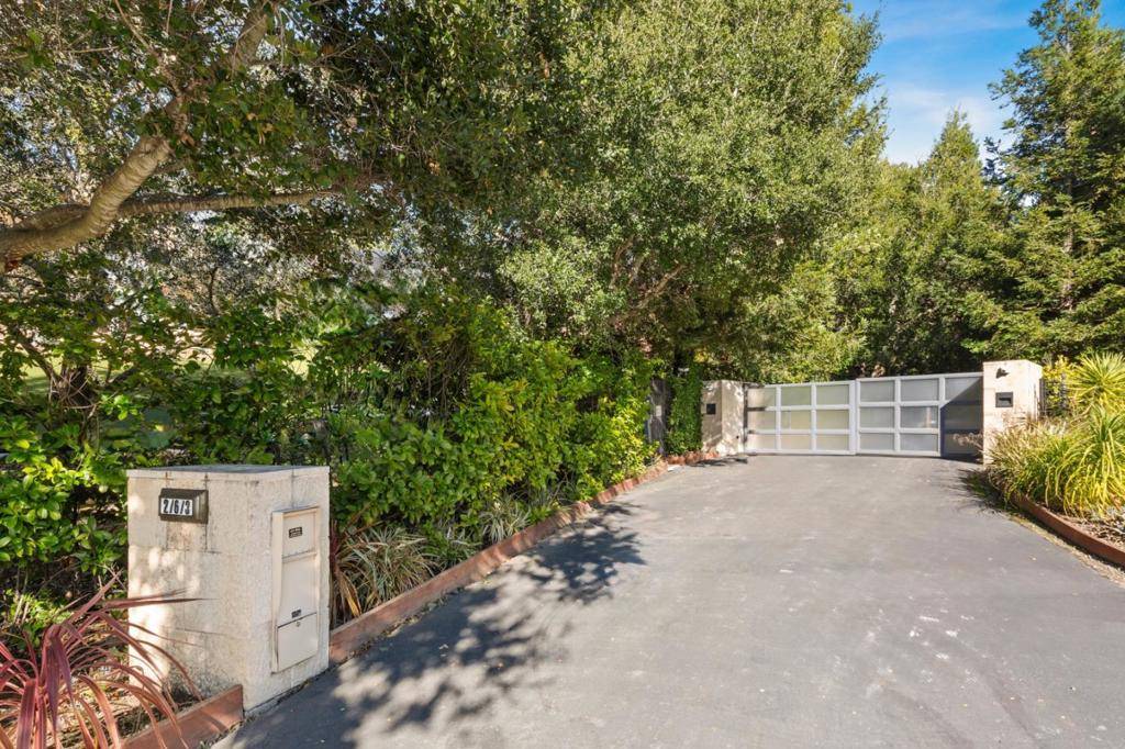 Los Altos Hills, CA 94022,Address not disclosed