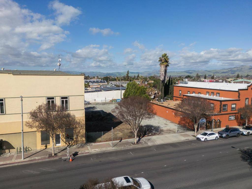 Hollister, CA 95023,220 Fourth ST