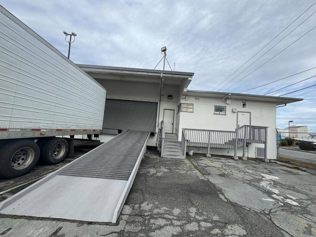 Salinas, CA 93901,1084 Terven AVE
