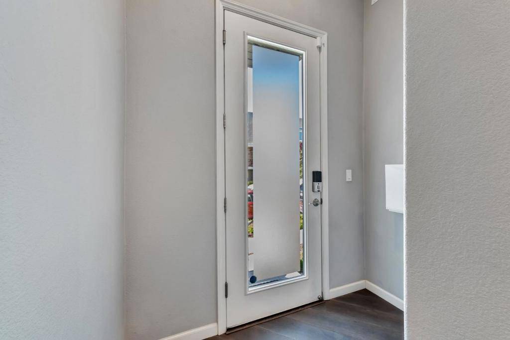 San Jose, CA 95136,111 Llano De Los Robles AVE #2