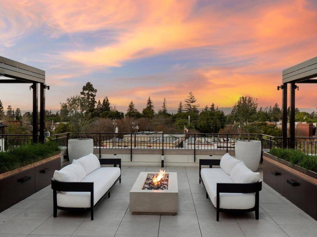 Los Altos, CA 94022,450 1st ST #201