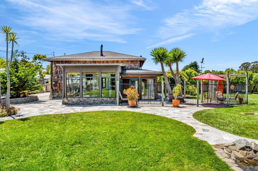 Half Moon Bay, CA 94019,575 Dolores AVE