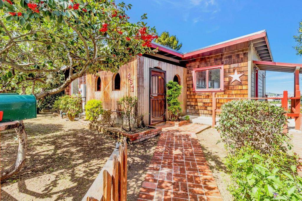 Brisbane, CA 94005,467 Sierra Point RD