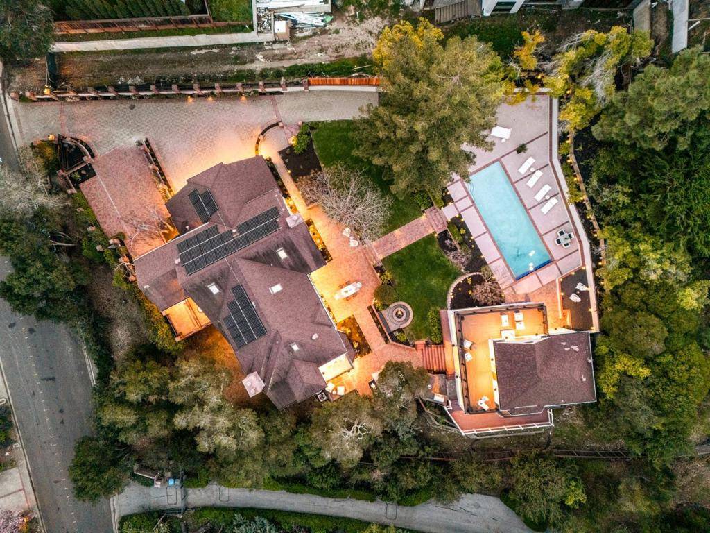 Hillsborough, CA 94010,760 Chateau DR