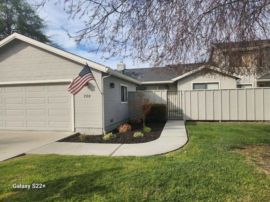Hollister, CA 95023,700 Duffin DR
