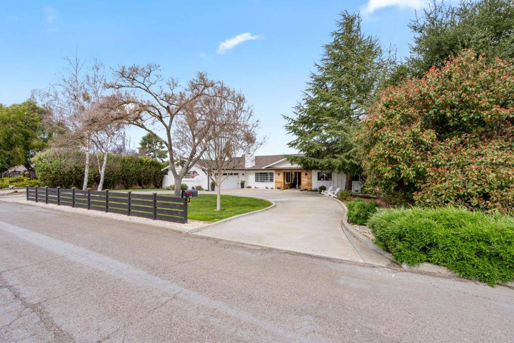 Hollister, CA 95023,105 Rays CIR
