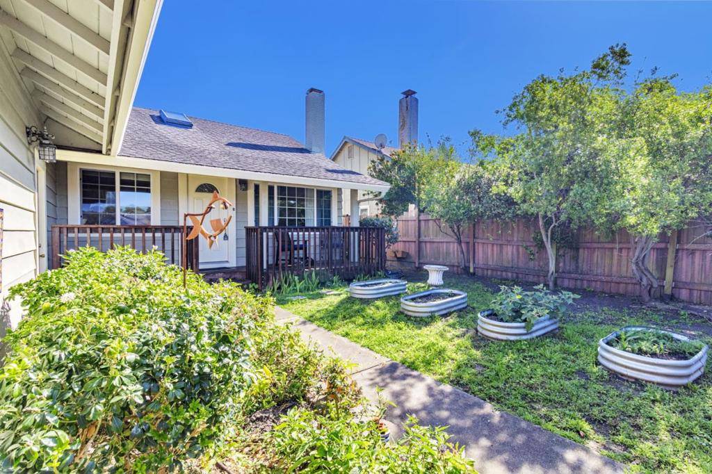 El Granada, CA 94018,370 Bridgeport DR