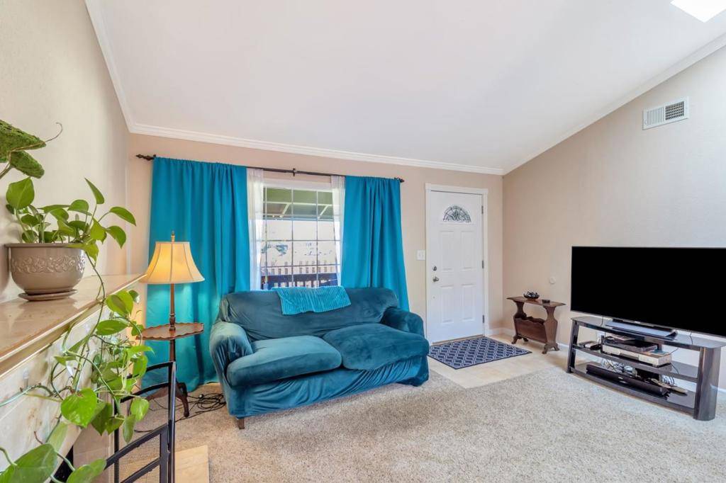 El Granada, CA 94018,370 Bridgeport DR