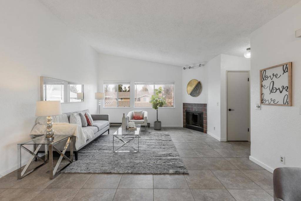 Hayward, CA 94544,32 Astrida DR #2