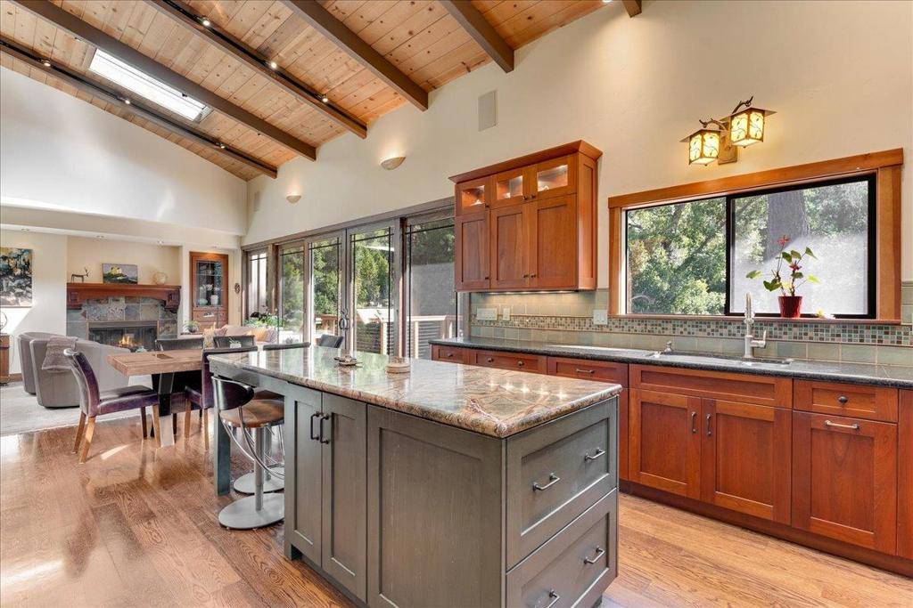 Santa Cruz, CA 95060,404 Esmeralda DR