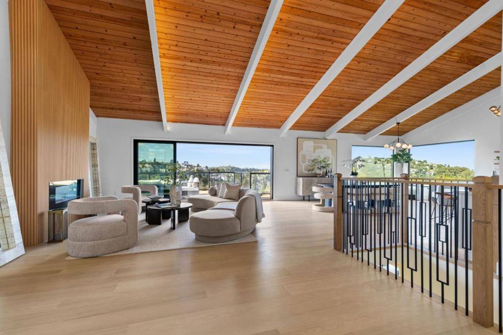 San Carlos, CA 94070,142 Coronado AVE