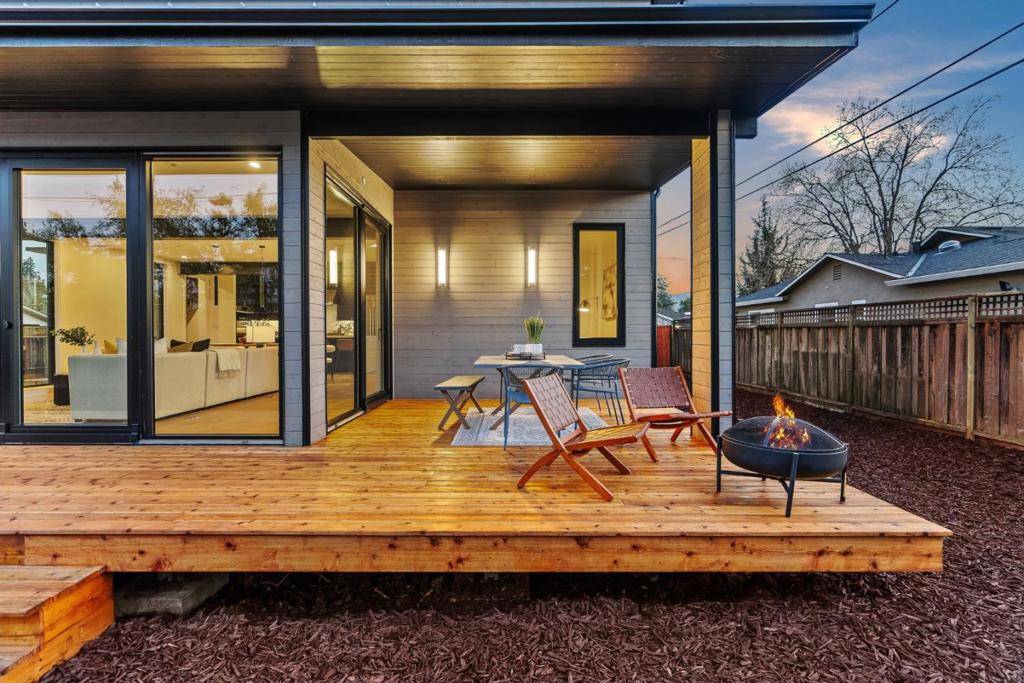 Mountain View, CA 94040,1182 Fordham WAY